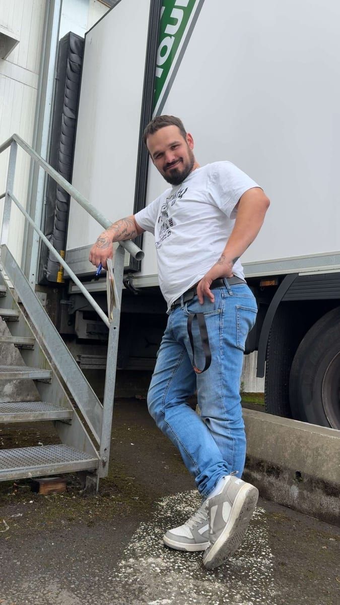 Profil de Djallal, 44 ans, Rencontre gay à Petit-Martel (Neuchâtel)