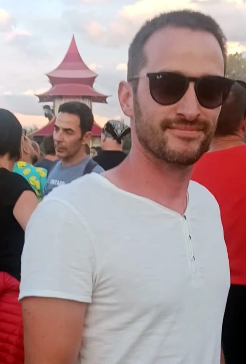 Salaheddine - Rencontre gay à Les Brenets Profil de Salaheddine, 28 ans, Rencontre gay à Les Brenets (Neuchâtel)