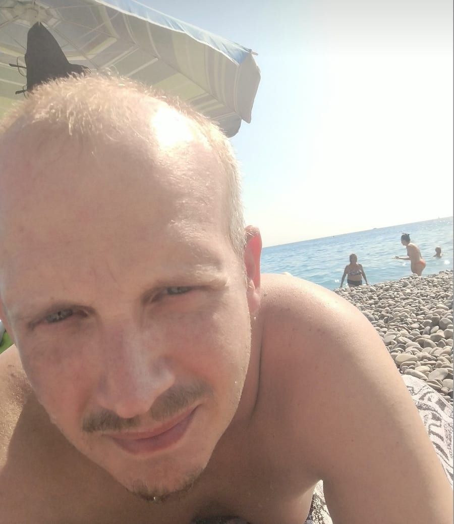 Sarhan - Rencontre gay à Les Bayards Profil de Sarhan, 33 ans, Rencontre gay à Les Bayards (Neuchâtel)