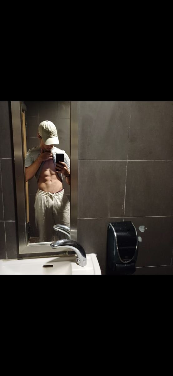 Profil de Emylien, 40 ans, Rencontre gay à Le Pâquier NE (Neuchâtel)