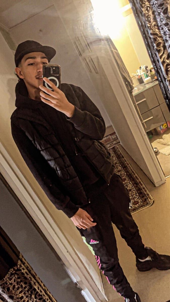 Célian - Rencontre gay à Hauterive NE Profil de Célian, 41 ans, Rencontre gay à Hauterive NE (Neuchâtel)