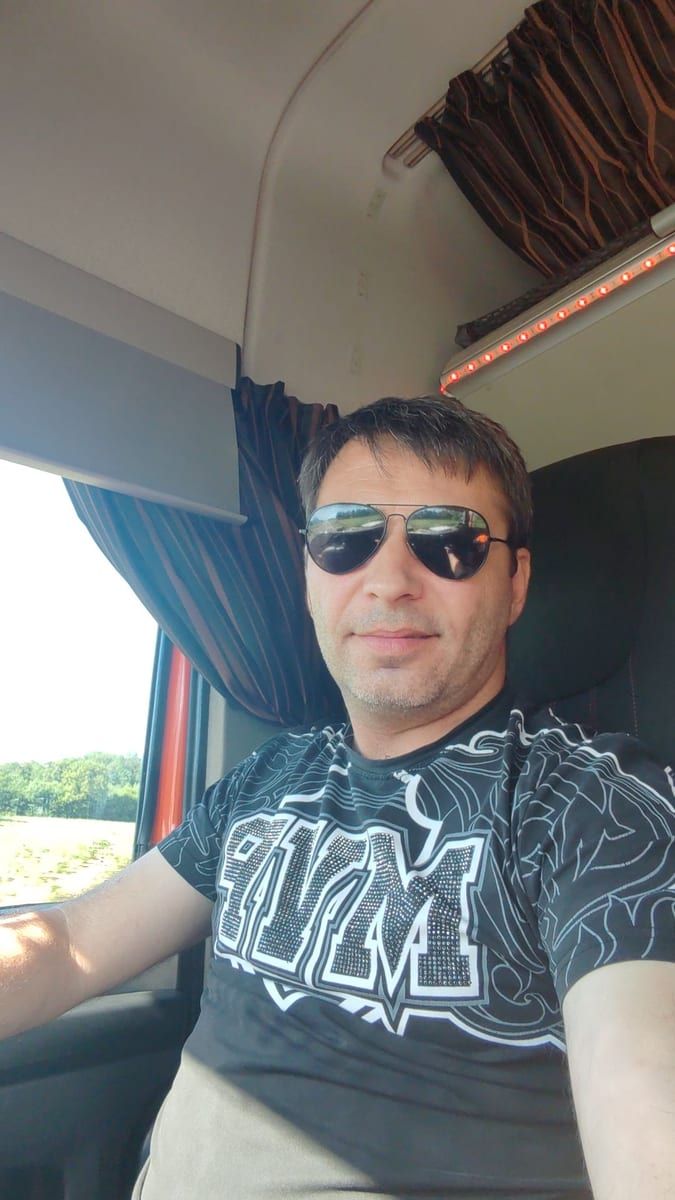 Solimane - Rencontre gay à Les Brenets Profil de Solimane, 37 ans, Rencontre gay à Les Brenets (Neuchâtel)