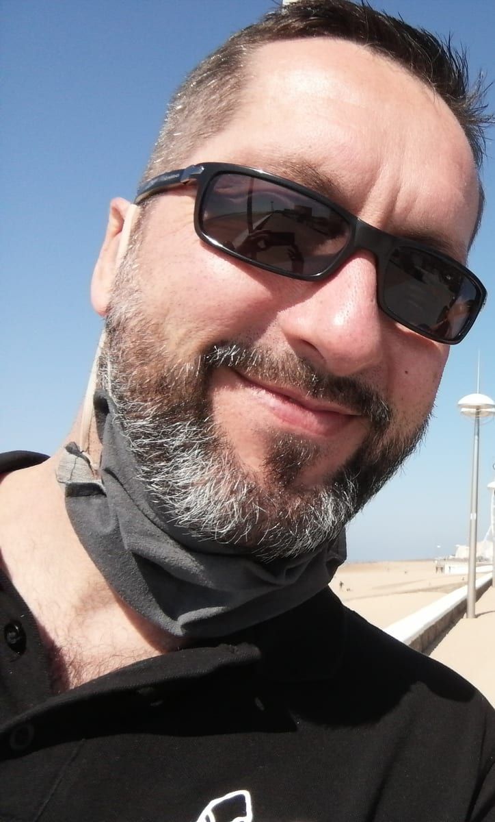 Giani - Rencontre gay à Le Brouillet Profil de Giani, 44 ans, Rencontre gay à Le Brouillet (Neuchâtel)