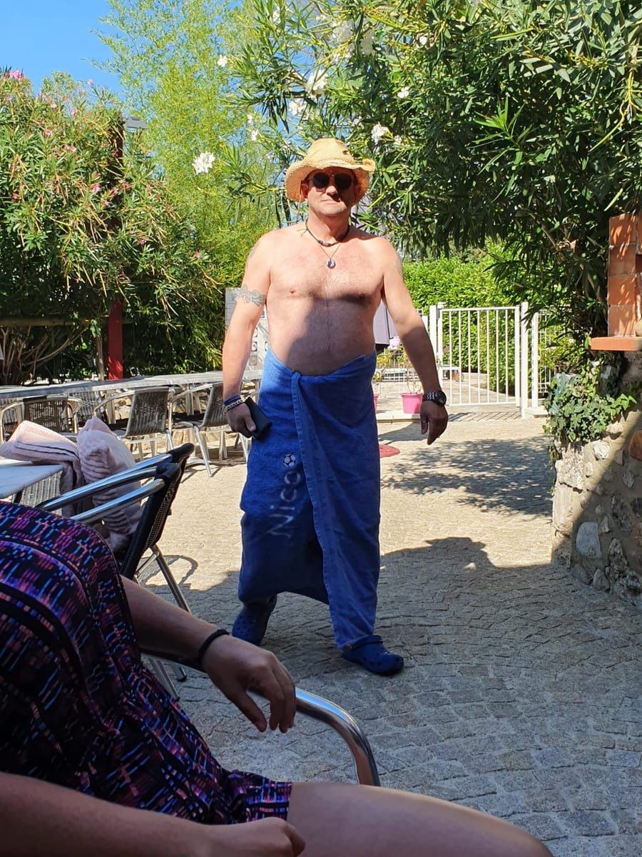 Teoman - Rencontre gay à La Côte-aux-Fées Profil de Teoman, 36 ans, Rencontre gay à La Côte-aux-Fées (Neuchâtel)