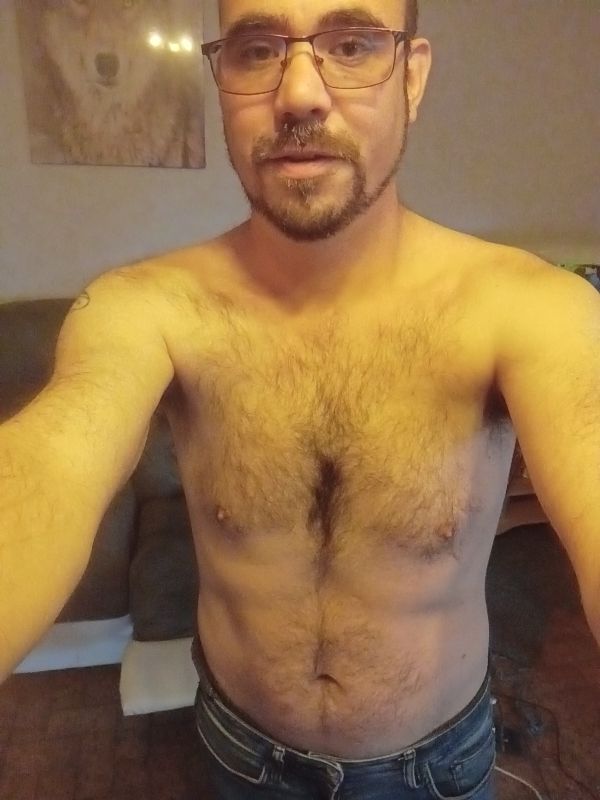 Bajram - Rencontre gay à Boveresse Profil de Bajram, 30 ans, Rencontre gay à Boveresse (Neuchâtel)