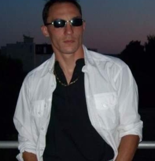 Loyd - Rencontre gay à Boveresse Profil de Loyd, 35 ans, Rencontre gay à Boveresse (Neuchâtel)