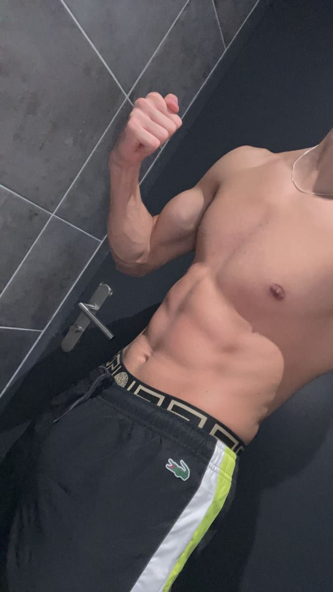 Profil de Avel, 31 ans, Rencontre gay à Enges (Neuchâtel)
