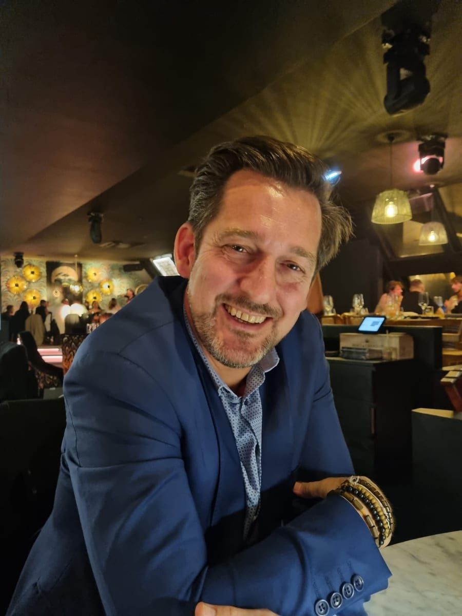 Yenni - Rencontre gay à Thielle Profil de Yenni, 43 ans, Rencontre gay à Thielle (Neuchâtel)