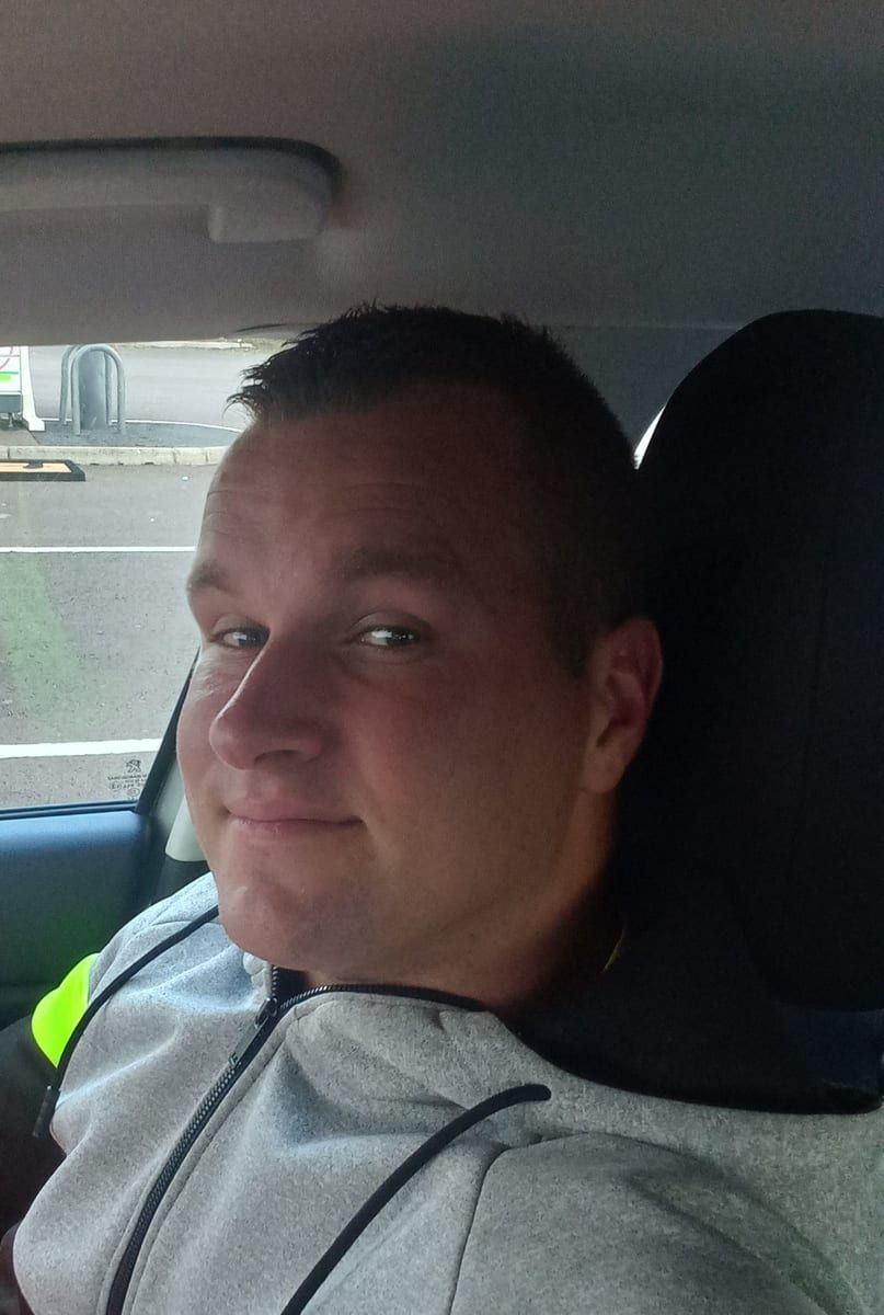 Profil de Brett, 39 ans, Rencontre gay à Fenin (Neuchâtel)