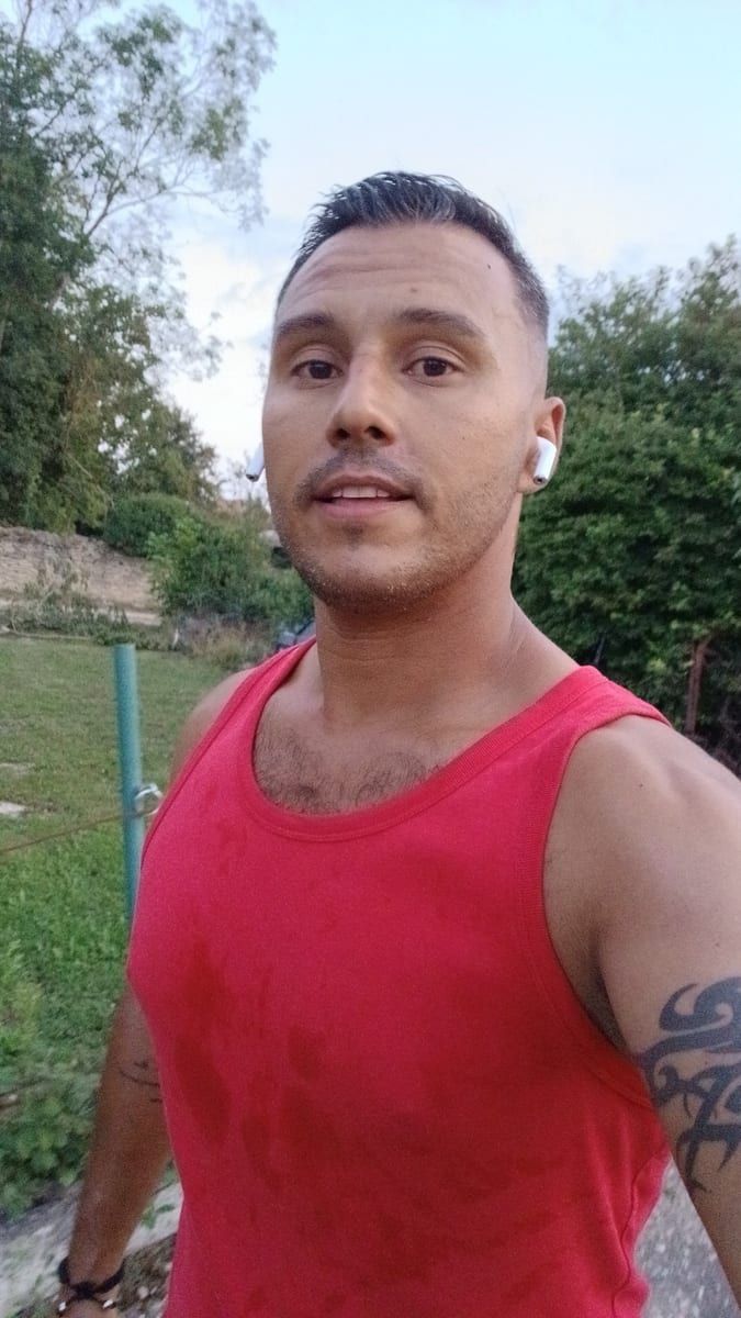 Reyhan - Rencontre gay à Thielle Profil de Reyhan, 38 ans, Rencontre gay à Thielle (Neuchâtel)