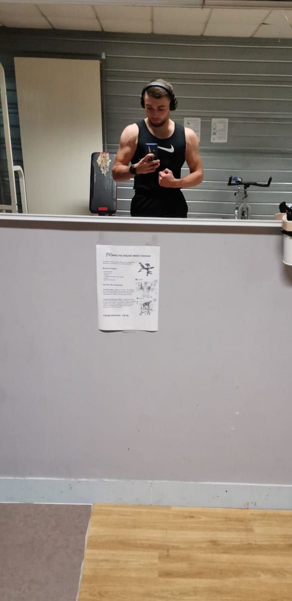 Profil de Carmino, 39 ans, Rencontre gay à Buttes (Neuchâtel)