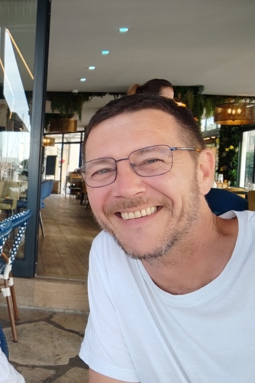 Profil de Davis, 43 ans, Rencontre gay à Les Taillères (Neuchâtel)