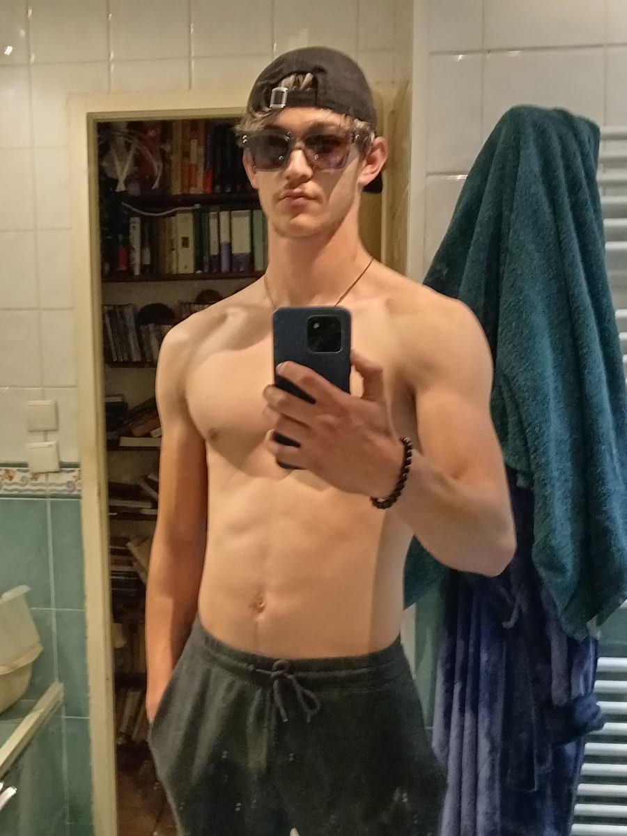 Zak - Rencontre gay à Savagnier Profil de Zak, 26 ans, Rencontre gay à Savagnier (Neuchâtel)