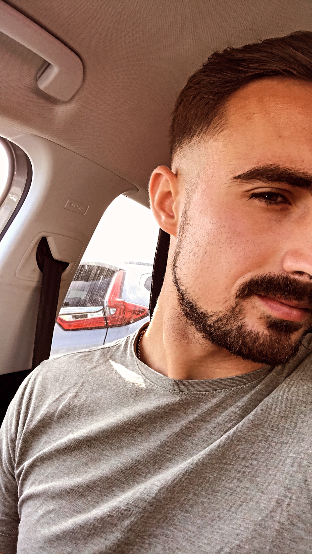 Lolan - Rencontre gay à Les Sagnettes Profil de Lolan, 33 ans, Rencontre gay à Les Sagnettes (Neuchâtel)