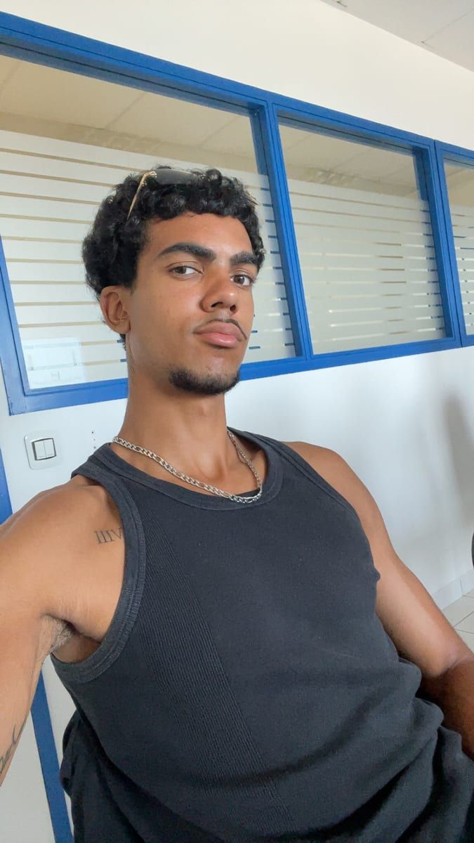 Profil de Ikhlas, 41 ans, Rencontre gay à Les Hauts-Geneveys (Neuchâtel)