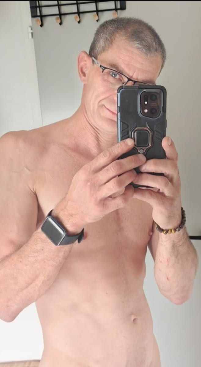 Hipolyte - Rencontre gay à Le Landeron Profil de Hipolyte, 29 ans, Rencontre gay à Le Landeron (Neuchâtel)